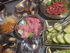 -围炉肉舍丹东海鲜烤肉·烤活鳗(步行街店)