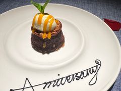 熔岩巧克力配香草冰淇淋-弦月窗LUNETTE BY AMANDA(复兴路店)