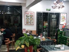 大堂-八两八金·莱芜特色炒鸡(市南漳浦路店)