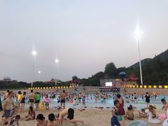 -汤山欢乐雪世界