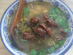 -钢阳酸菜红烧牛肉面(季乐路店)
