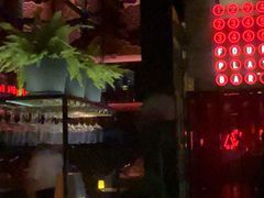 -FOUR PLAY BAR
