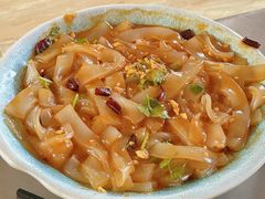 -粘豆包柴火铁锅炖