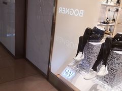 -STUART WEITZMAN(静安嘉里中心店)