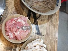 -渝嘴小老弟老火锅(华新村店)