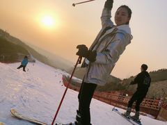 -采薇庄园四季滑雪场