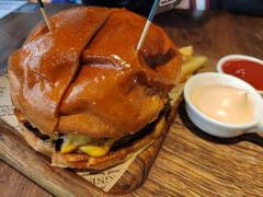 双层牛肉培根汉堡-Magnet磁食(愚园路店)