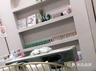 最近天天加班，肩颈酸痛，很不舒服，就找了一家美容院来