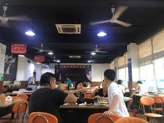 大堂-皖北巫氏三胖地锅鸡(长淮总店)