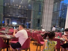-飨食汇全日制餐厅·昆山皇冠假日酒店(九方店)