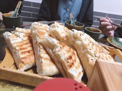 饽饽饼-王明古法砂锅居(开化寺店)