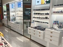-J-Optical佳视明眼镜·蔡司视觉(青岛金茂览秀城店)