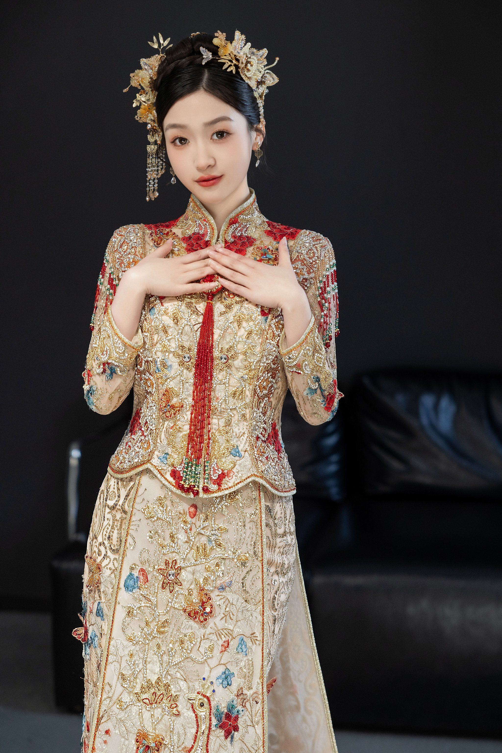 全网都在找的金色秀禾服✨一眼就会爱上🌸