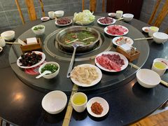 -周老三跷脚牛肉·全牛火锅(非遗传承店)