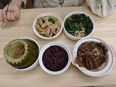 -雪梅月子中心(华侨城店)