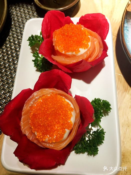 兄弟船日本料理(王府井旗舰店)三文鱼花之恋图片 - 第1张