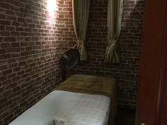 -莱蔻·圣灸堂·推拿艾灸(天山店)