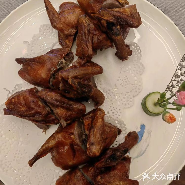 很私密的一家餐厅，共有7个包厢，听说每天都挺满的