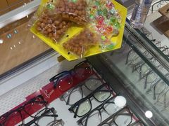 -三叶眼镜城批发市场(上海火车站店)