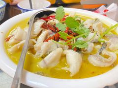 广味酸菜鱼-胶己人餐馆(珠江路美食街店)