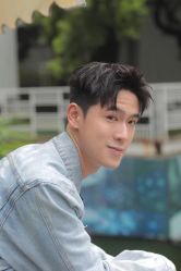 -一家只做男发烫染的店