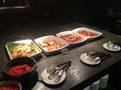 自助取餐区-BLU 全日制餐厅(上海安曼纳卓悦酒店)