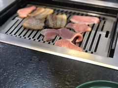 -臻牛烤肉