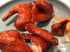 玻璃脆皮乳鸽-禄興記香港大排档(歌斐中心店)