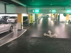 -磐基中心-停车场