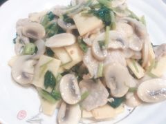 雪菜蘑菇时笋炒肉-百家鲜·杭帮菜
