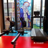 边走边吃