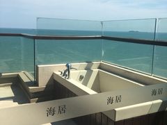-三亚湾海居铂尔曼度假酒店