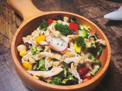 烟熏鸡胸沙拉-HIGH FIVE哈福手工汉堡(桂林路店)