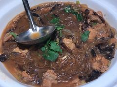 新年小鸡炖蘑菇-四姐妹东北饺子(沙尾路店)
