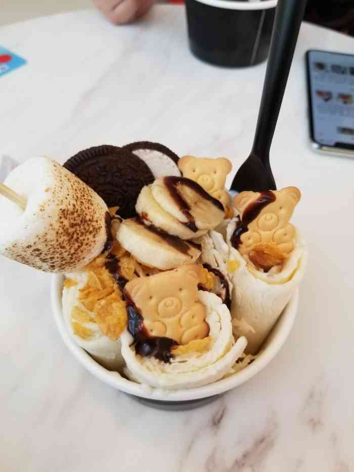 ice paris冰雪派瑞丝卷冰-"冰雪派瑞丝卷冰激凌在湾悦城三楼,最尽头处