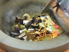 野生菌-云南野生菌石锅鱼石锅鸡(大金塔店)