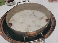 -洪氏嗨捞·猪肚鸡火锅(阳光天地店)