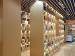 -漕河泾街道图书馆(漕河泾社区文化活动中心店)