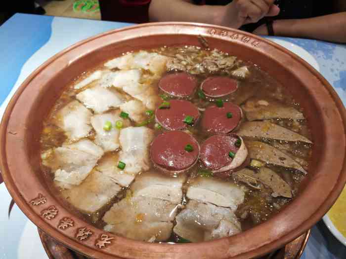 老韩杀猪菜-"爸爸说它家菜不错 我们今天就来吃了 3家.