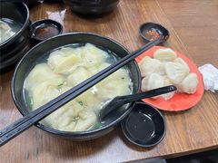 三鲜大馄饨-万寿斋(山阴路店)