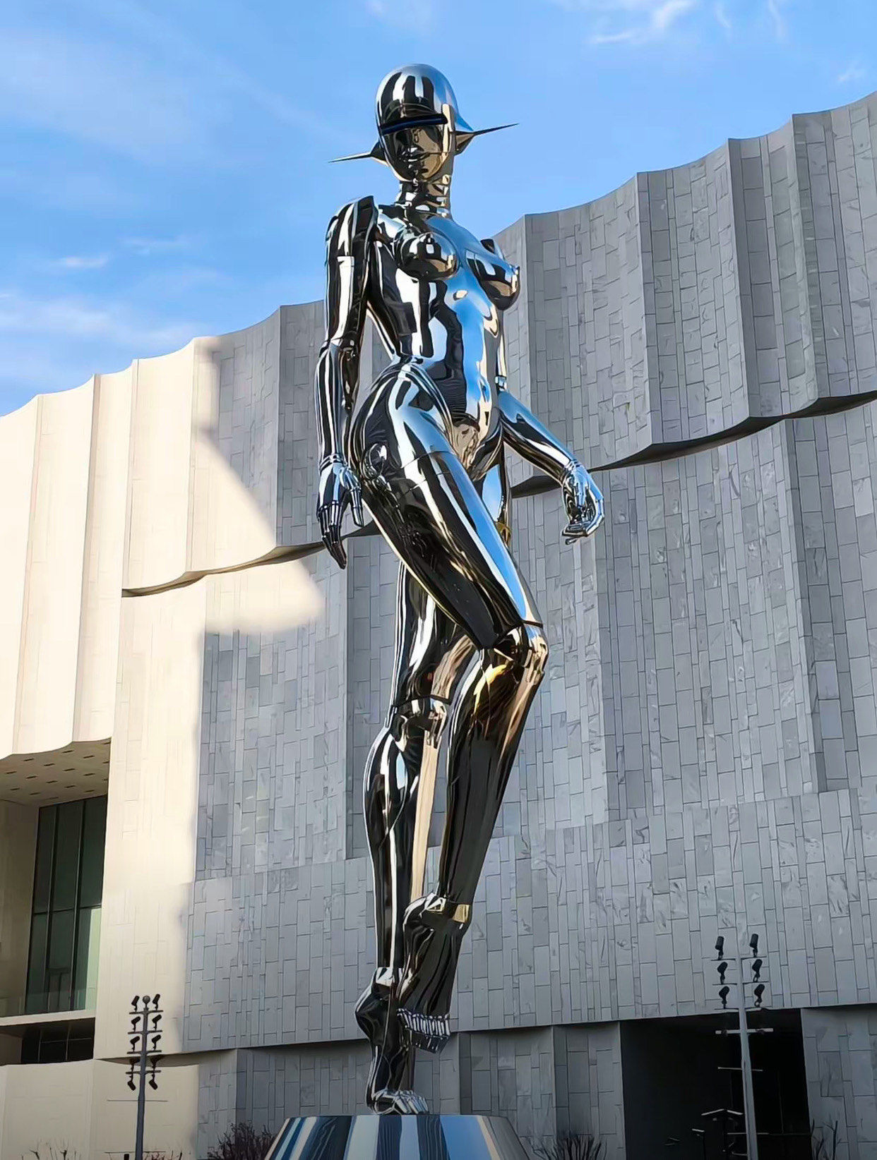 巨型绿雕塑超吸睛