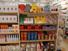 -名创优品(北京新中关购物中心地铁层店)