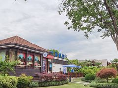 -金桥现代产业园区-停车场