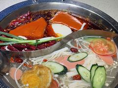 -巴国妹子毛肚火锅(蓝光悦城店)