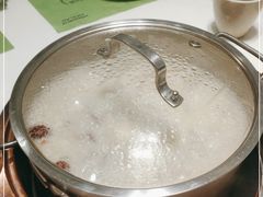 -洪氏嗨捞·猪肚鸡火锅(阳光天地店)