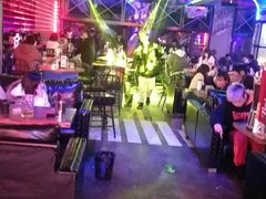 -UP嘻哈酒吧(粉巢店)