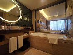 -广州花都皇冠假日酒店