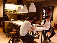 -肯德基(南京站A2检票口楼上)