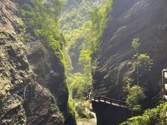 -龙水峡地缝景区