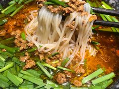 小鲜肉米线-八月美食小馆(银泰城总店)